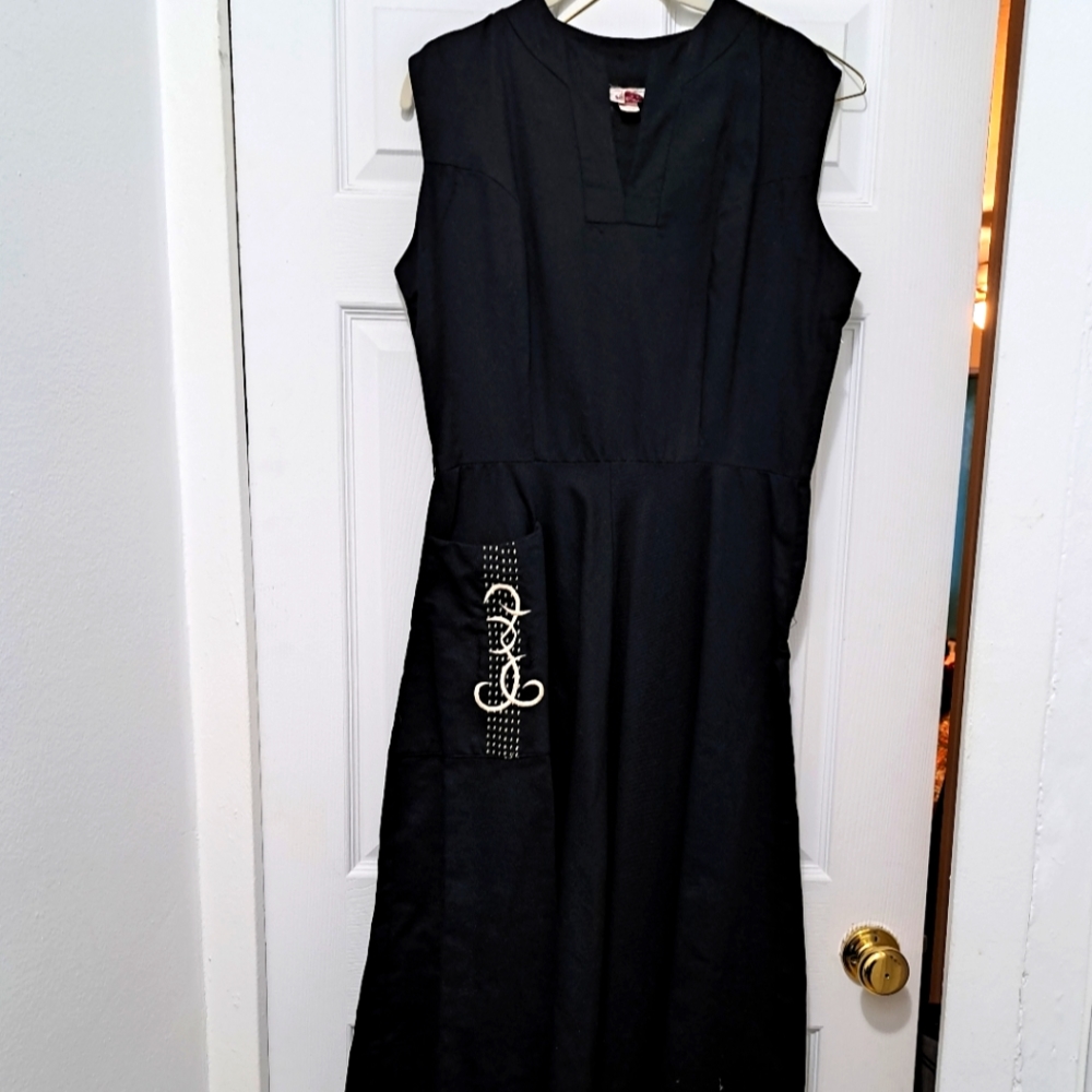 Beautiful, vintage black dress